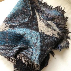 Abstract Pattern Aritzia Blanket Scarf